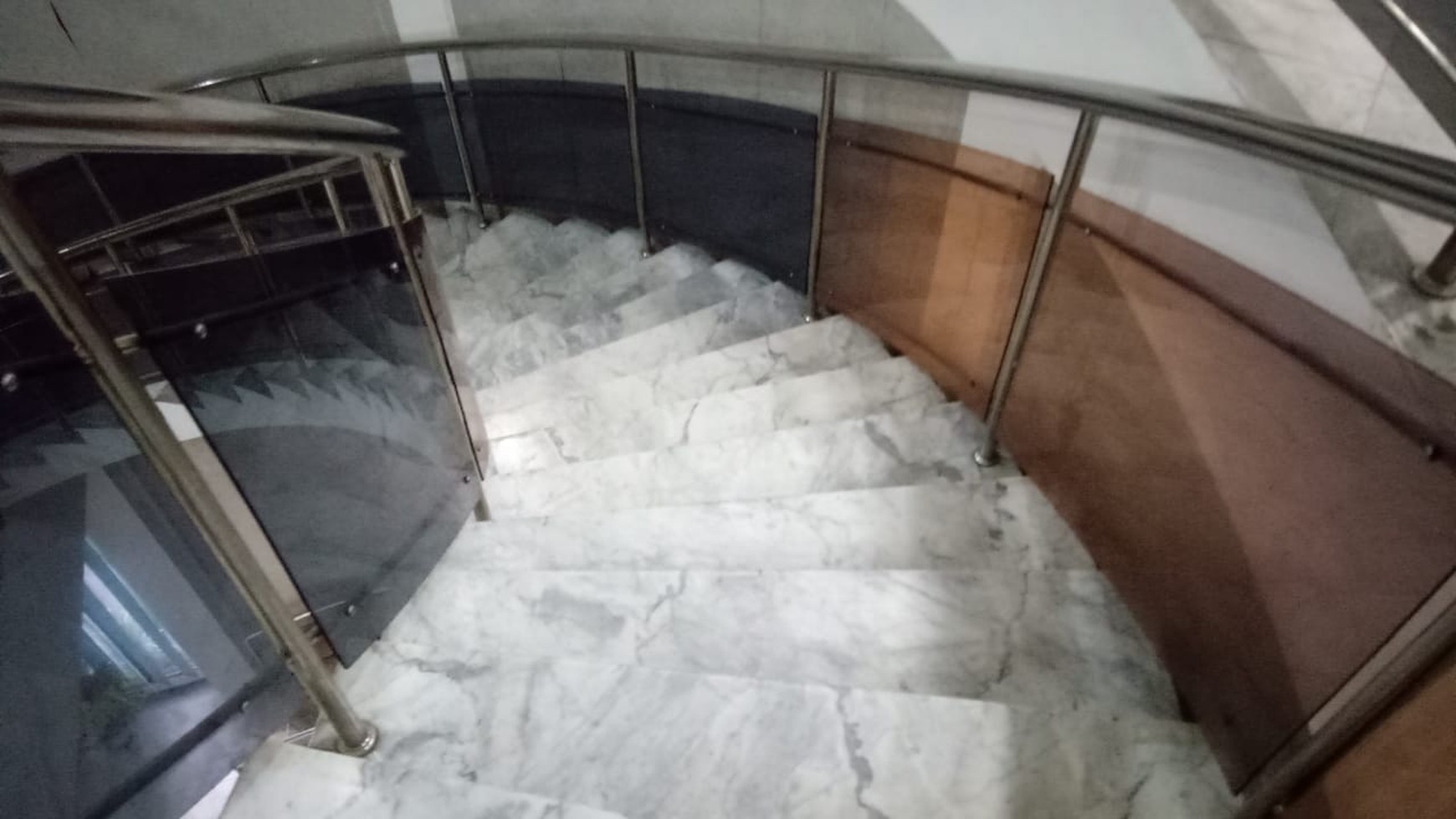 Gedung Raya Diponegoro untuk kantor