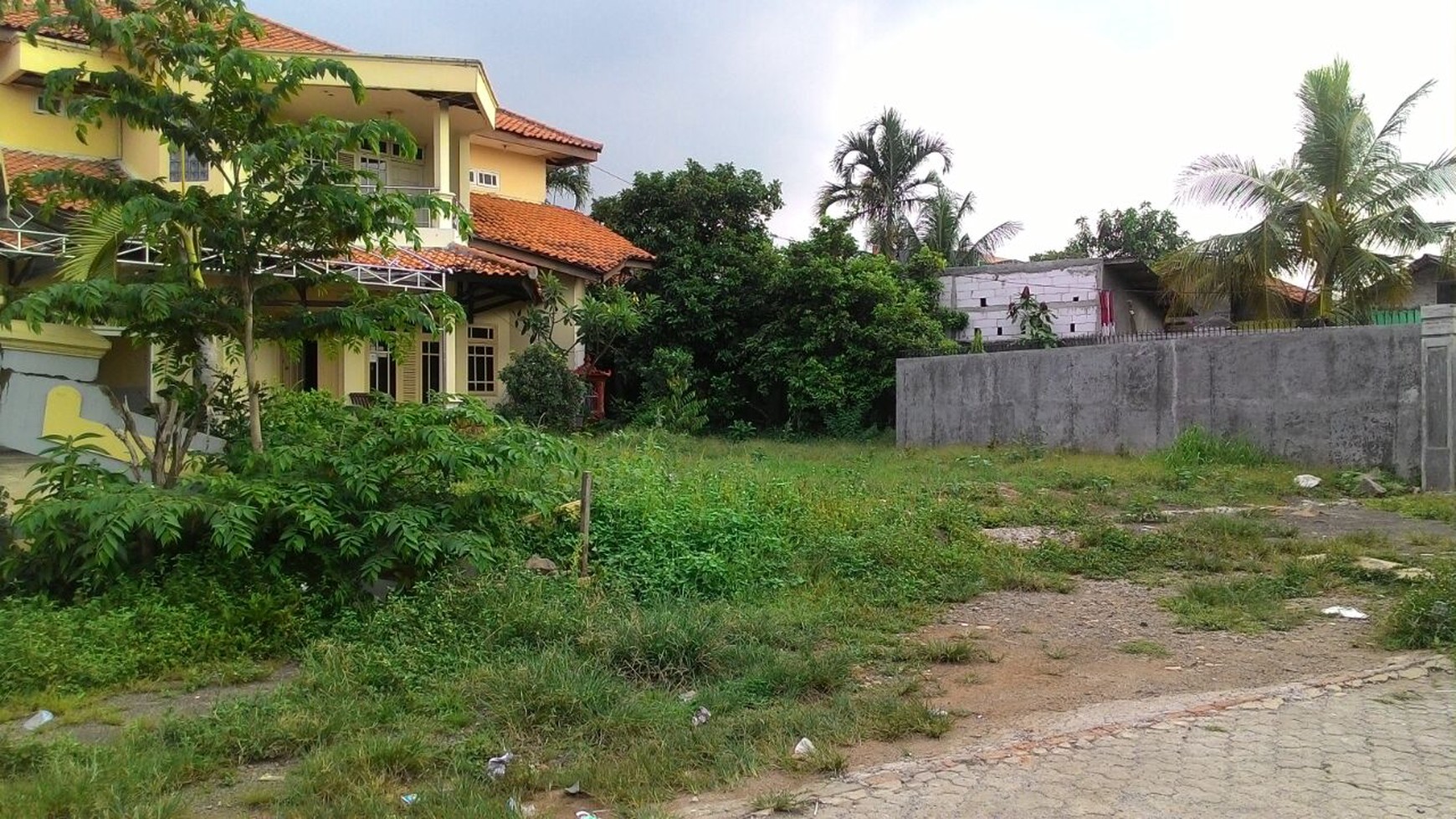 Rumah Siap Huni, Lokasi Strategis, dan Hunian Nyaman @Ciledug