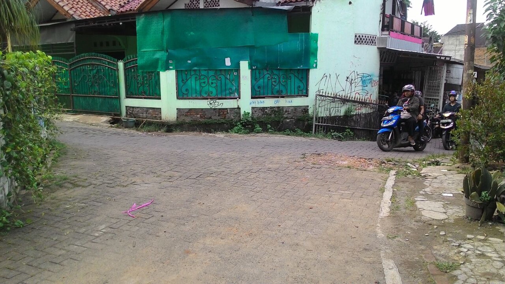 Rumah Siap Huni, Lokasi Strategis, dan Hunian Nyaman @Ciledug