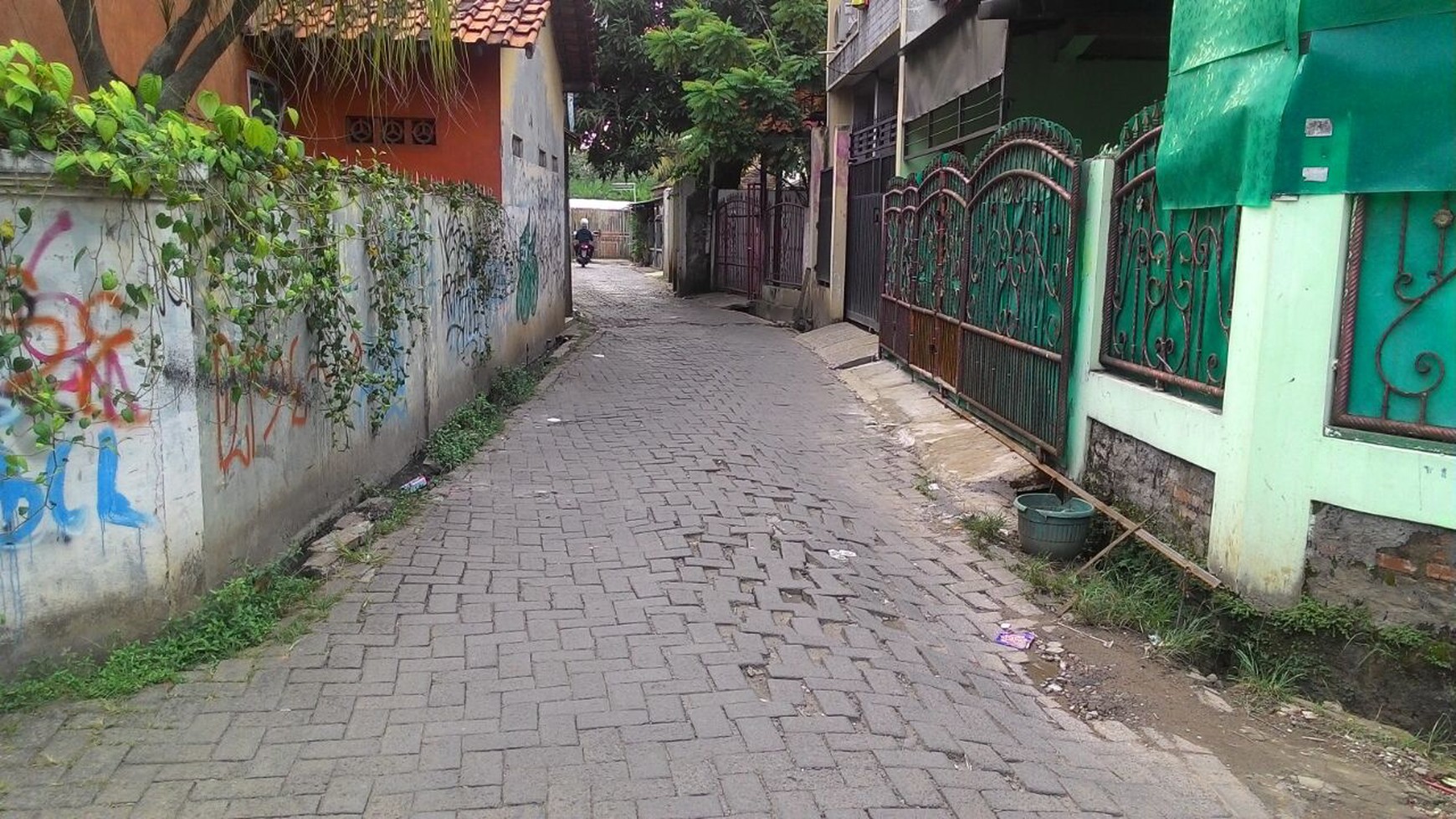 Rumah Siap Huni, Lokasi Strategis, dan Hunian Nyaman @Ciledug