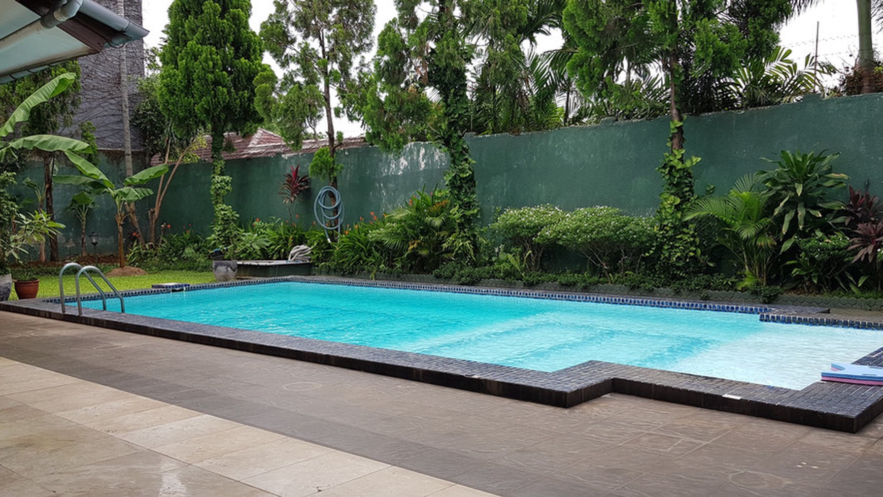 Rumah mewah di lokasi strategis Kemang