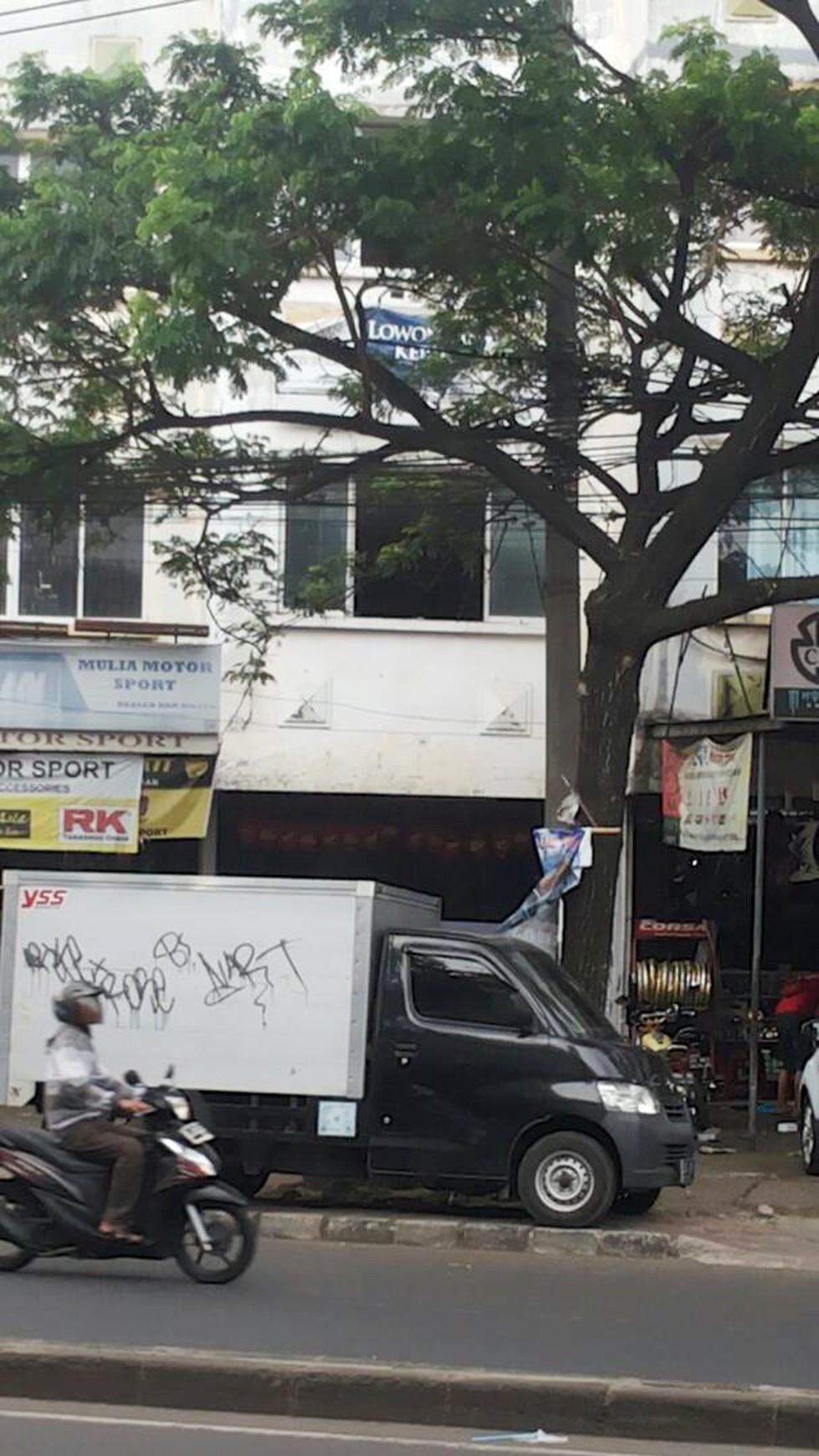 Ruko Berlokasi Strategis Dipinggir Jalan Raya @Ciledug