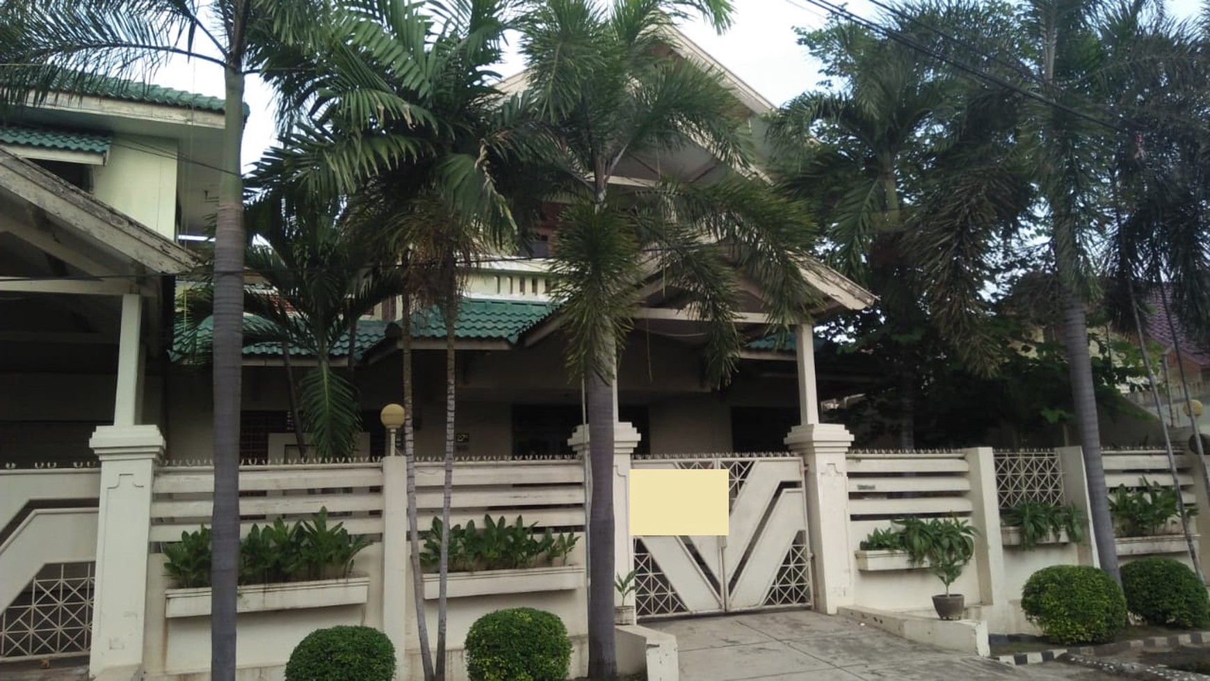 Rumah Ciamik di Pucang