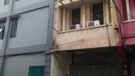 Ruko 3 Lantai Bung Tomo