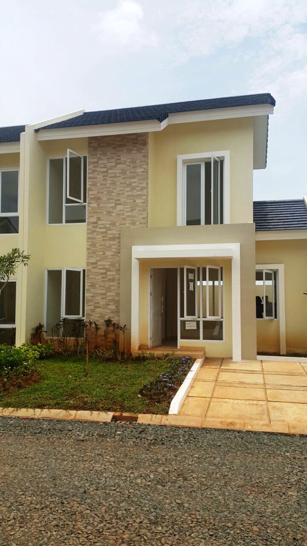 Rumah Siap Huni, Hunian Nyaman dan Asri @Ciputat
