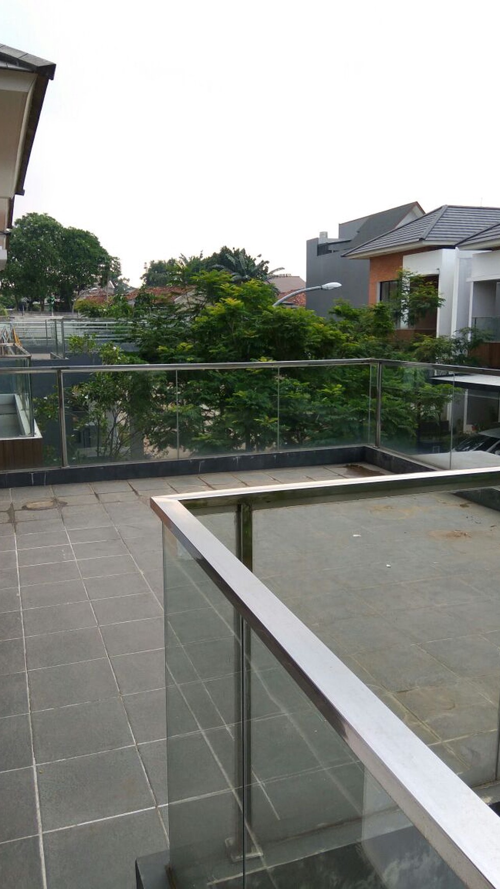 Rumah Siap Huni, Lokasi Strategis, Terdapat Lift dan Hunian Nyaman @Discovery Serenity, Bintaro Jaya