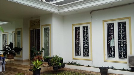 Rumah Siap Huni Dengan Halaman Yang Luas dan ASri @Lengkong Raya, Serpong