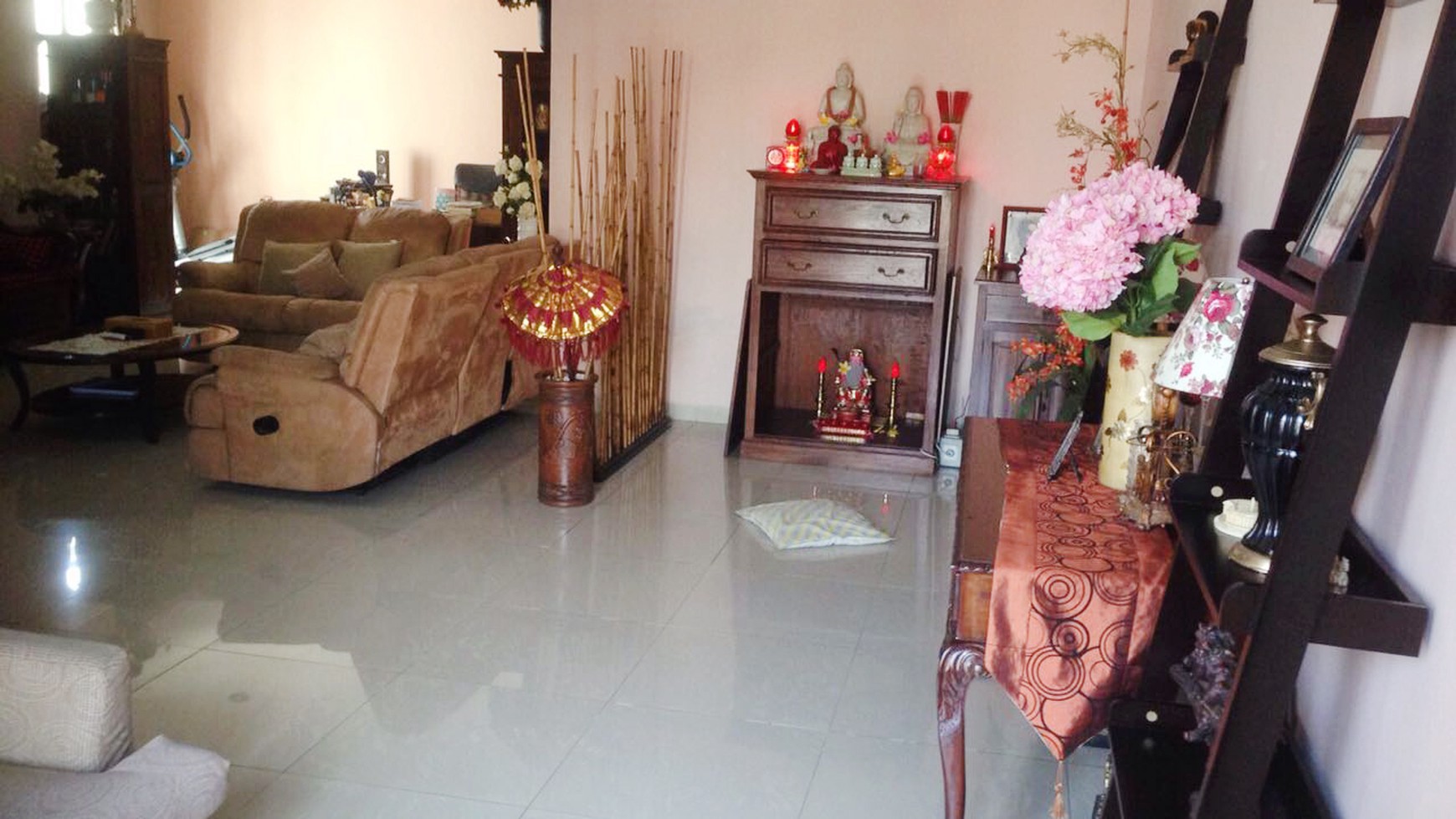 Rumah Cantik, Hunian Nyaman, dan Strategis @Bintaro