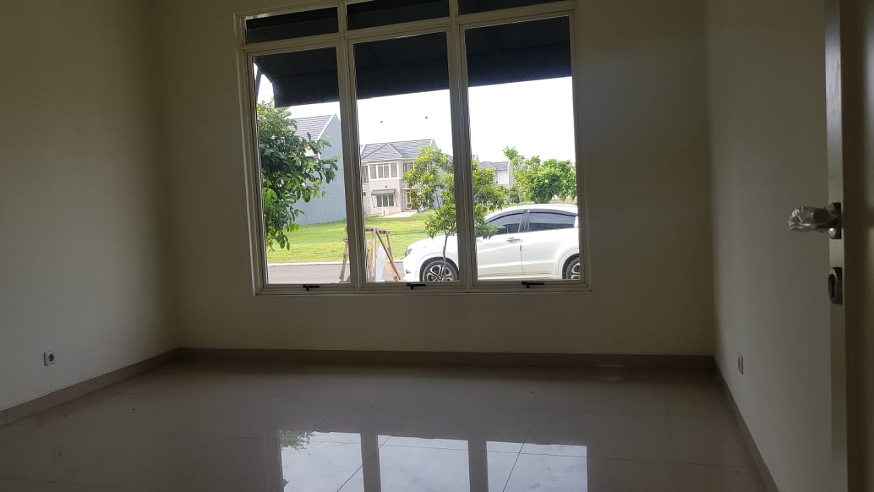 Dijual Rumah di suvarna sutera Tangerang