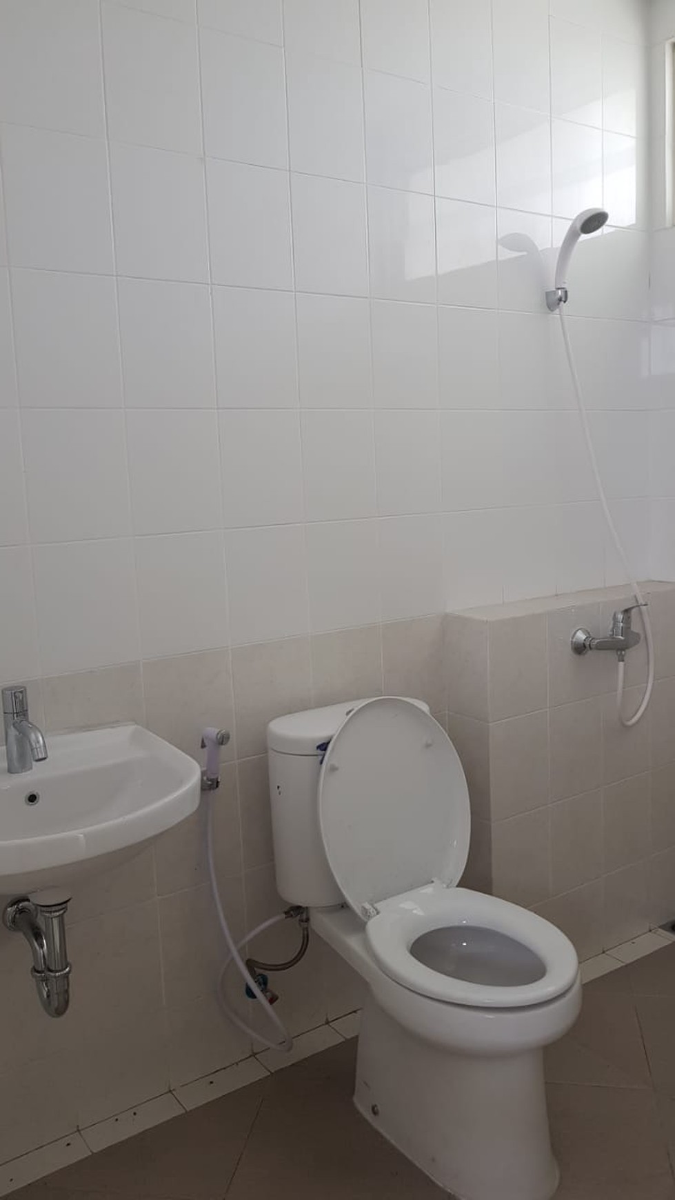 Dijual Rumah di suvarna sutera Tangerang