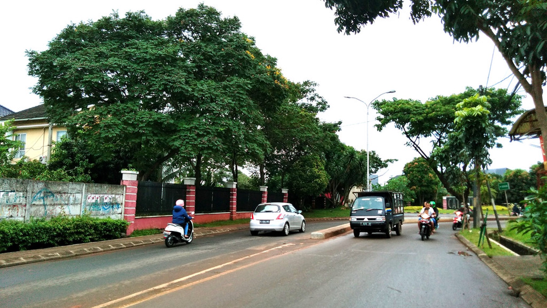 Rumah Komersial Pinggir Jalan Raya Graha 300m Harga 6M nego