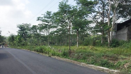 TANAH LUAS DI PINGGIR JALAN RAYA, DI JL JENDRAL SARBINI, TEMANGGUNG.