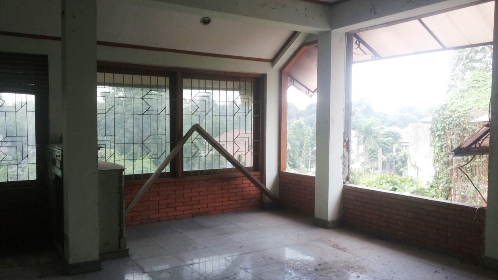 Dijual Rumah Siap Huni, Nyaman dan Lokasi Strategis @Cirendeu