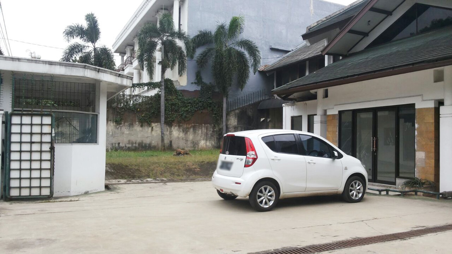 Dijual Rumah Siap Huni, Nyaman dan Lokasi Strategis @Cirendeu