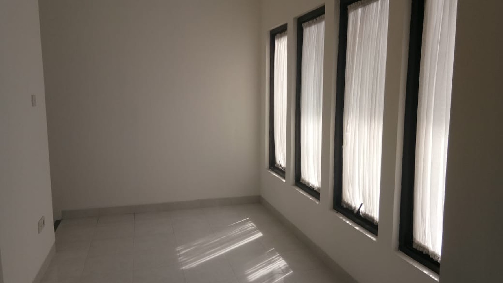 Rumah Nyaman dan Siap Huni di kawasan Cluster Emerald, Bintaro