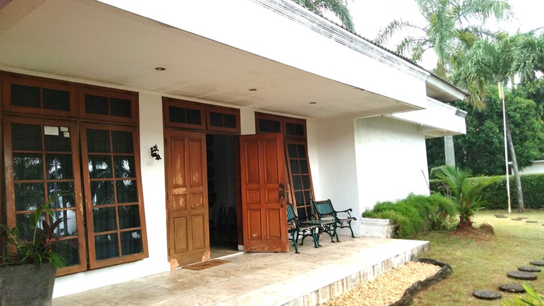 Rumah  Hook  Siap Huni Lt 528m harga 7,5M nego di Cinere, Depok