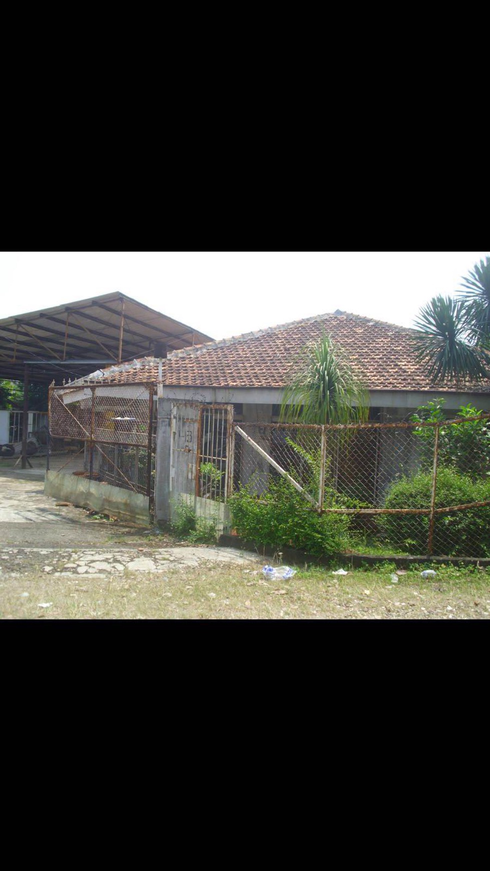Rumah tua hitung tanah... sangat cocok untuk invest ataupun bangun rumah impian anda