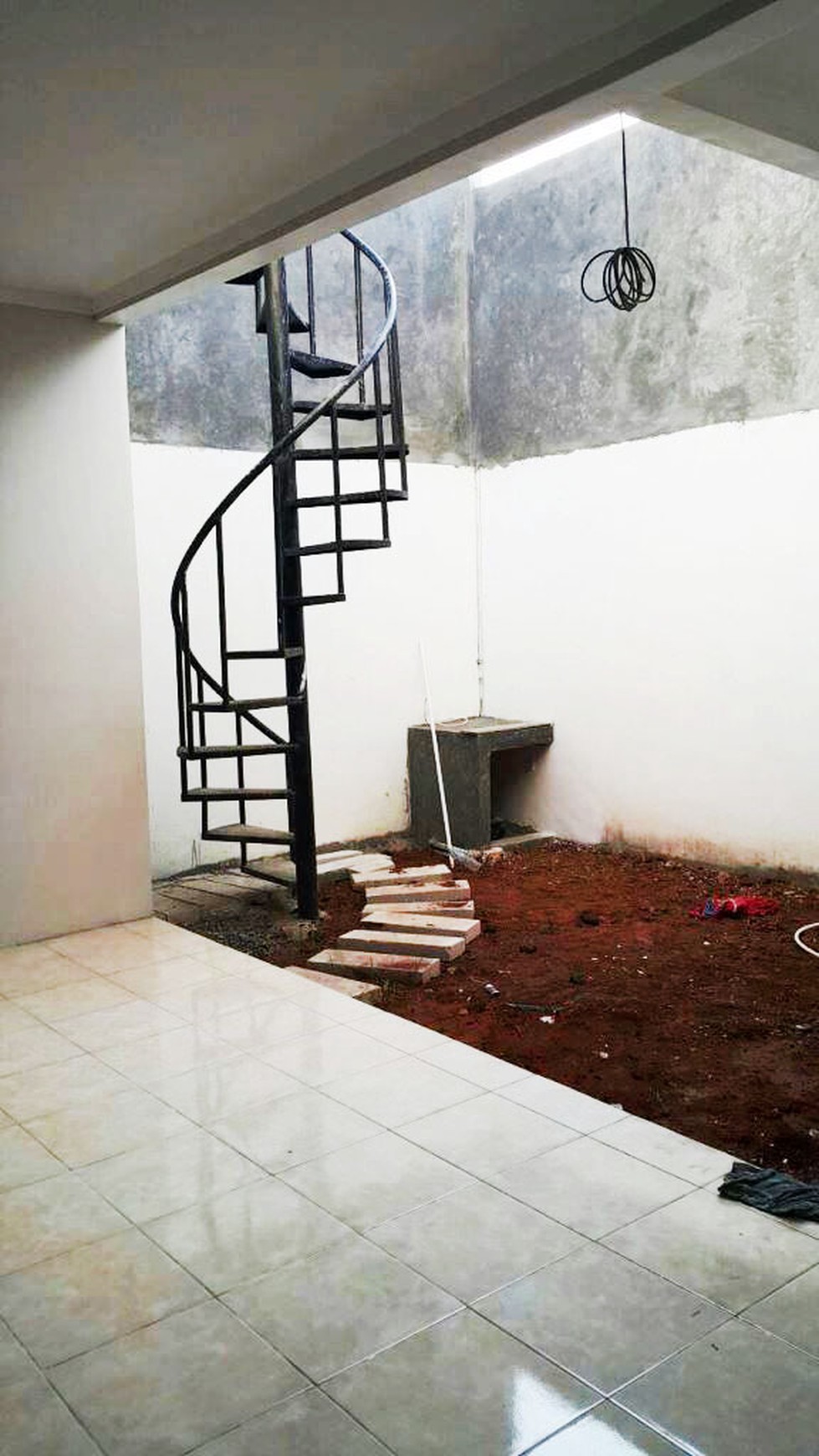 Dijual Rumah Siap Huni, Nyaman dan Lokasi Strategis @Graha Raya Bintaro