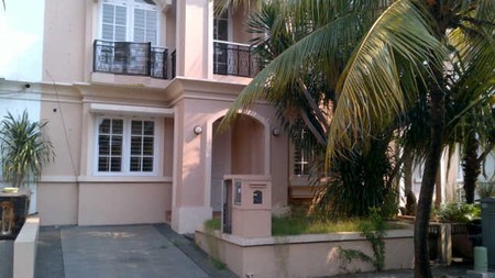 Rumah Siap Huni, Nyaman dan Lokasi Strategis @Puri Bintaro