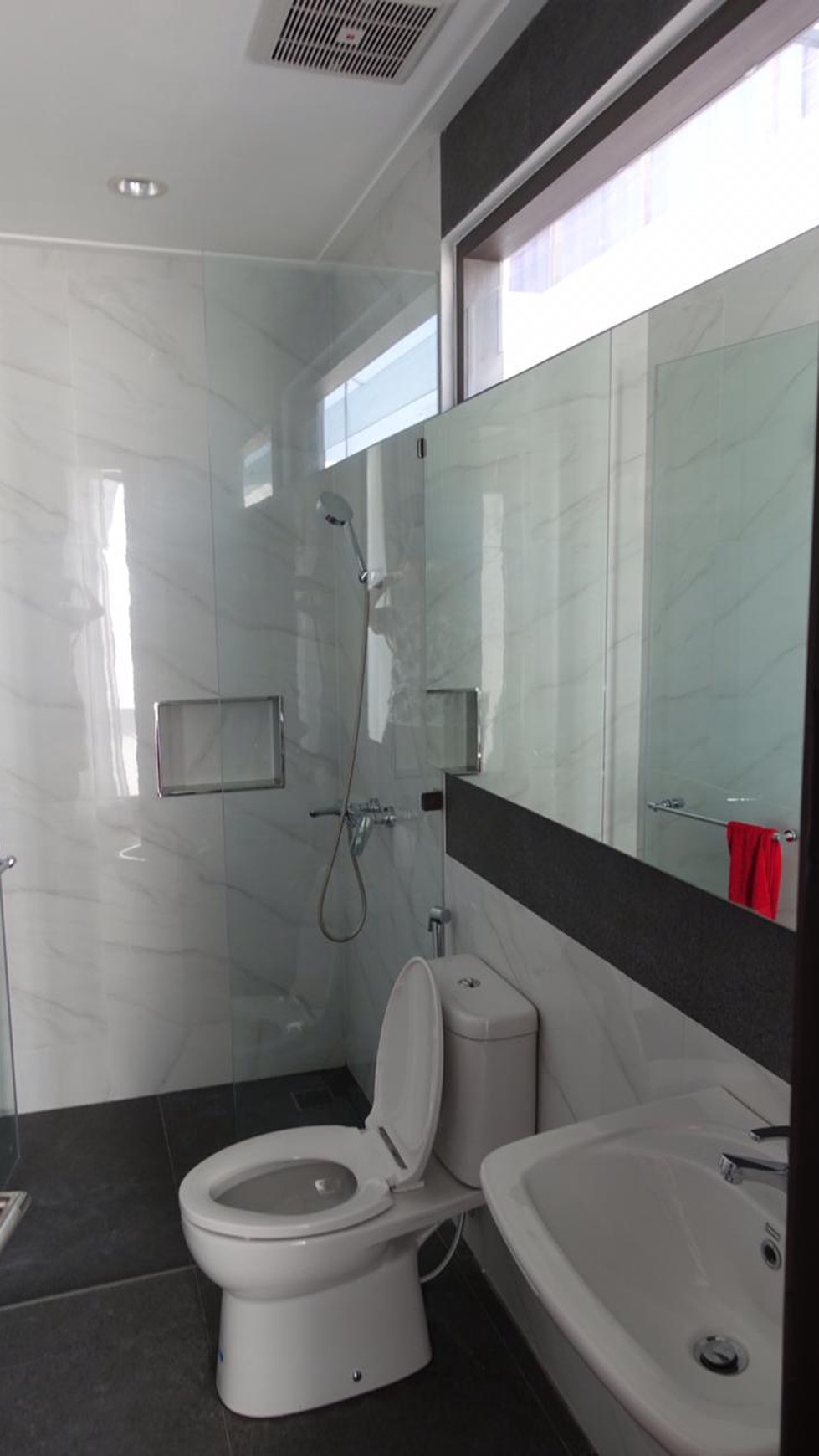 Dijual Rumah di Discovery Serenity Bintaro Jaya Sektor 9