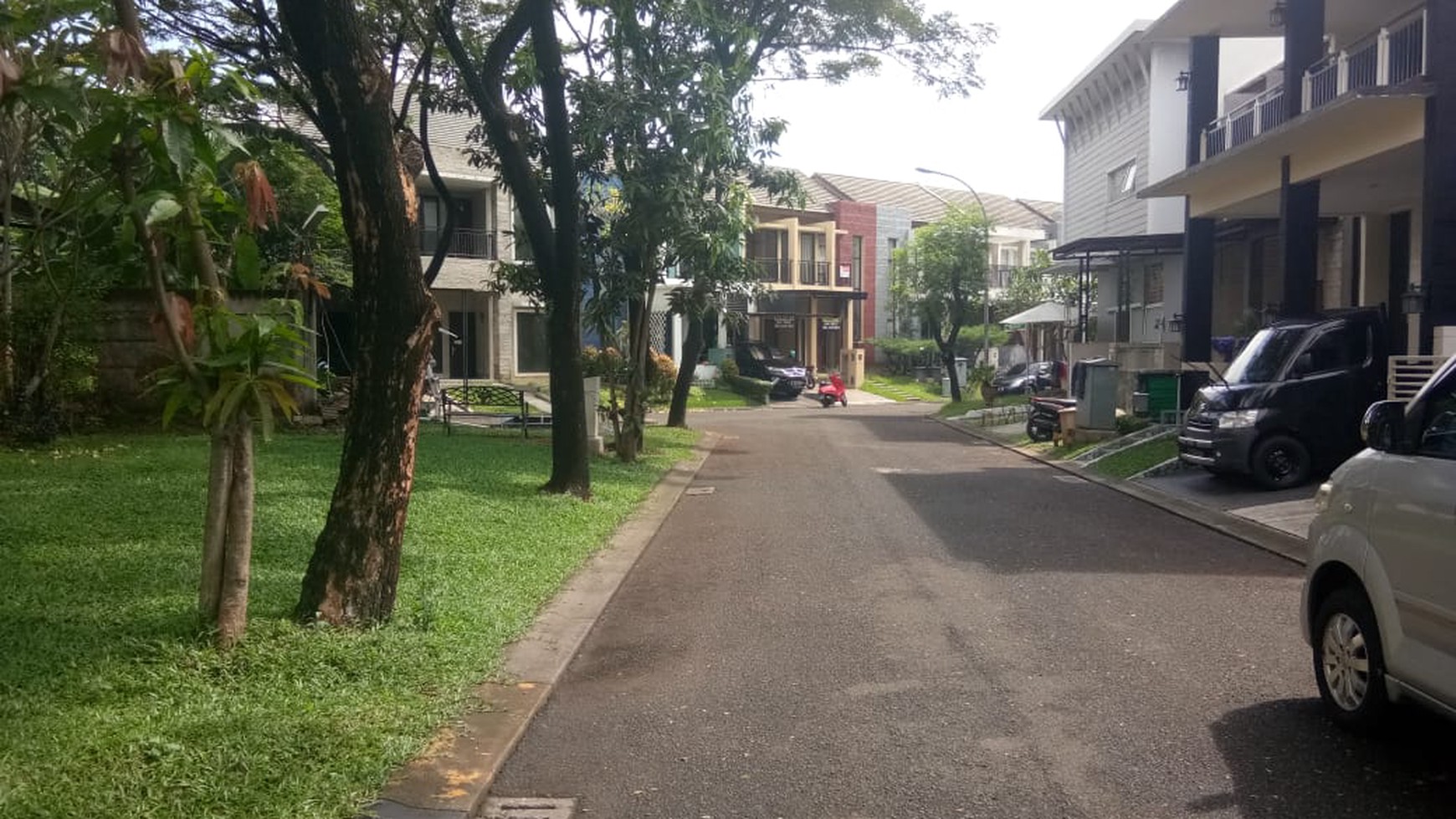 Rumah Nyaman dan Siap Huni di kawasan Cluster Emerald, Bintaro