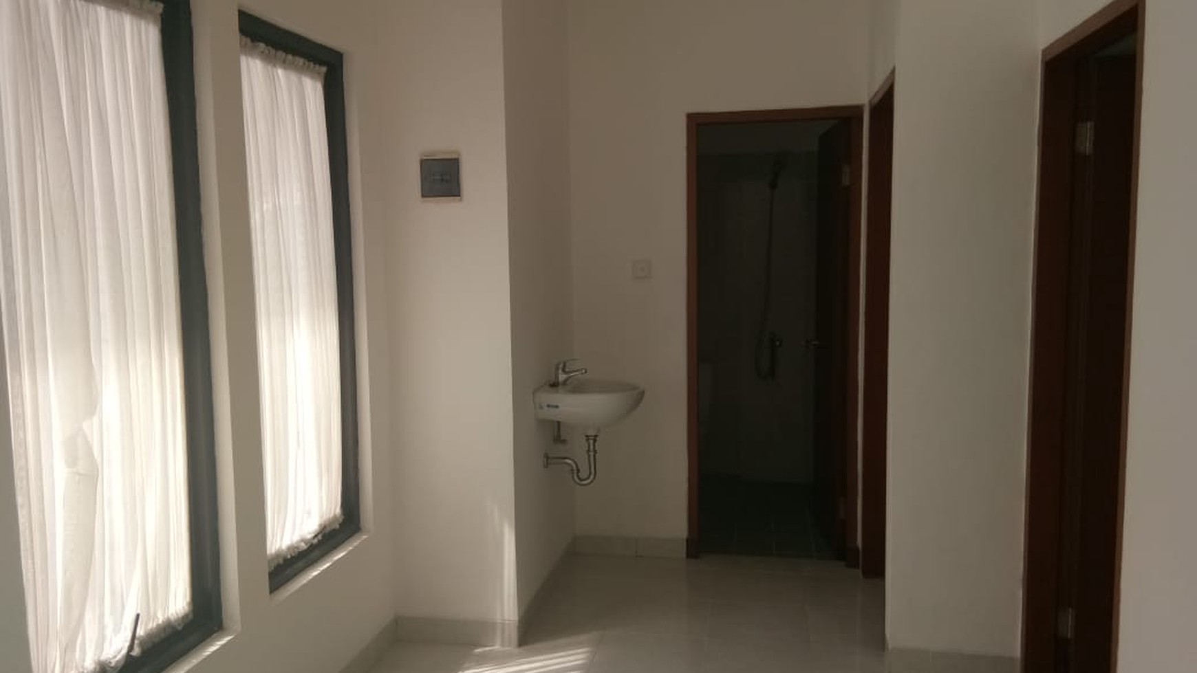 Rumah Nyaman dan Siap Huni di kawasan Cluster Emerald, Bintaro