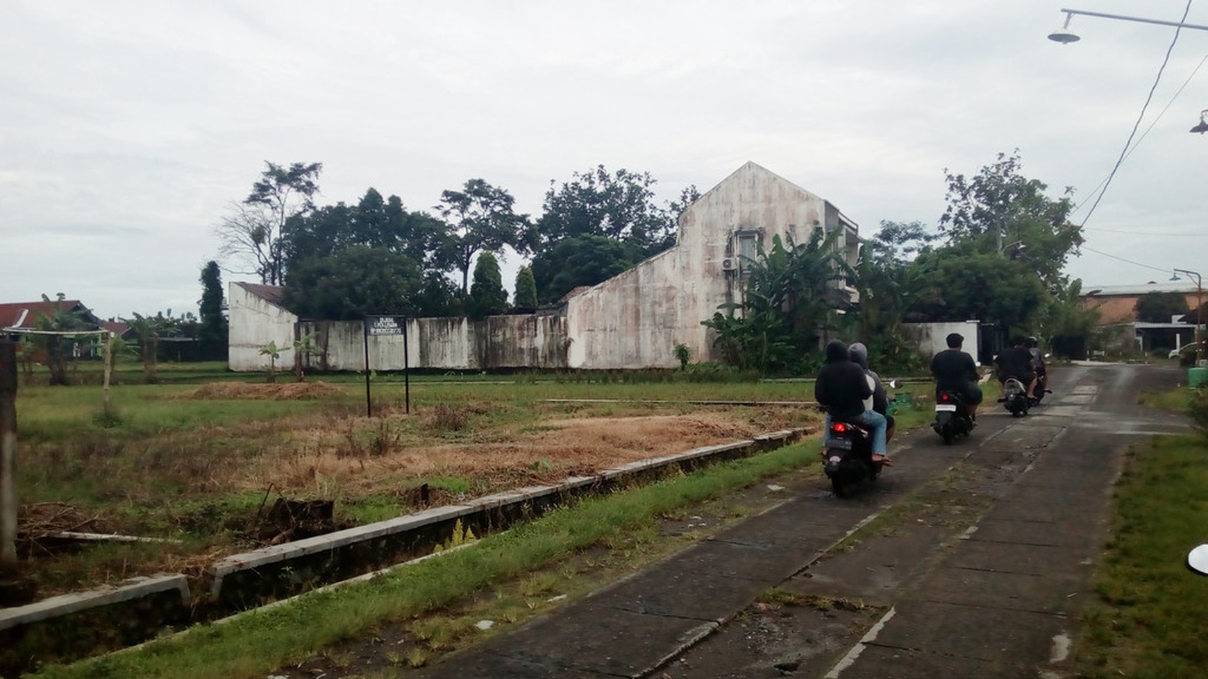 TANAH DILOKASI STRATEGIS, BELAKANG HOTEL QUALITY YOGYAKARTA , COCOK UNTUK RUMAH