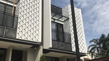 Rumah Baru Cluster exclusive dikawasan selatan Jakarta