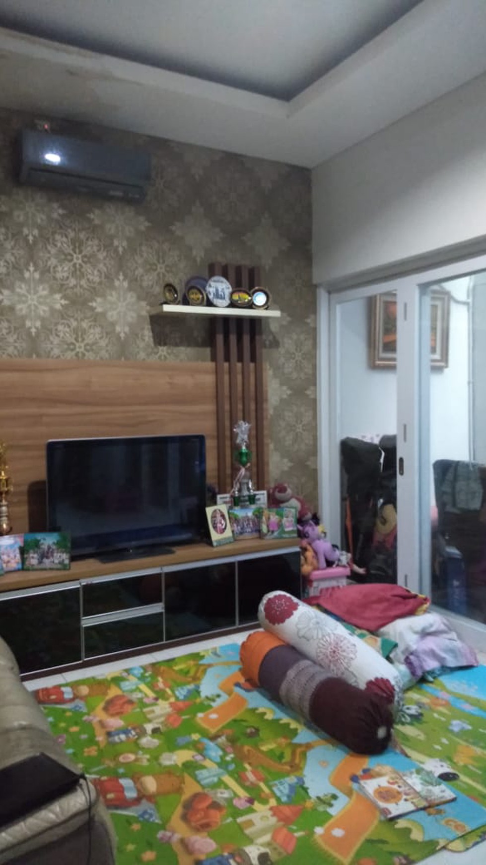 Rumah Nyaman dan Siap huni di Kawasan Emerald, Bintaro