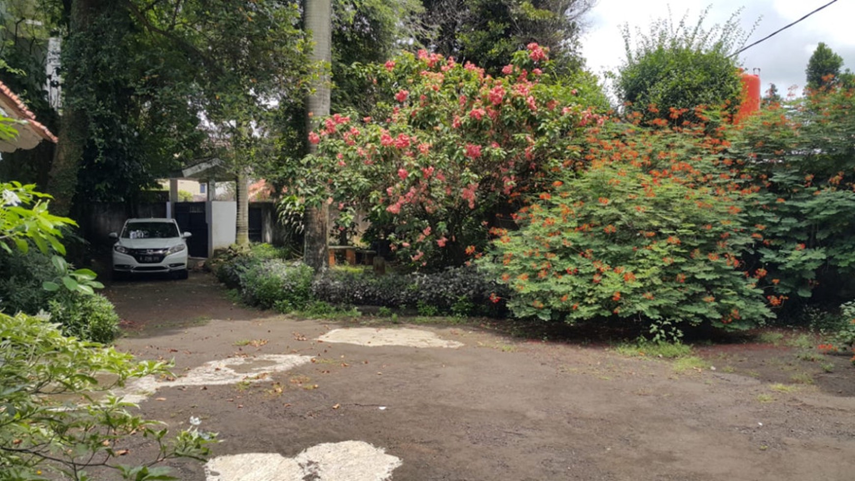 Dijual Rumah Bagus Di Jl H Baserin, Ulujami
