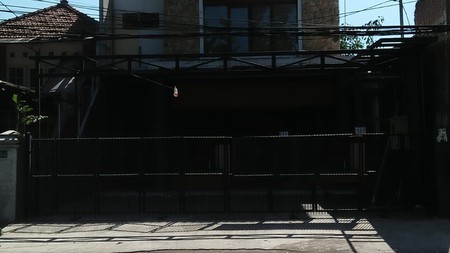 DIJUAL RUMAH USAHA  DI RAYA DIPONEGORO