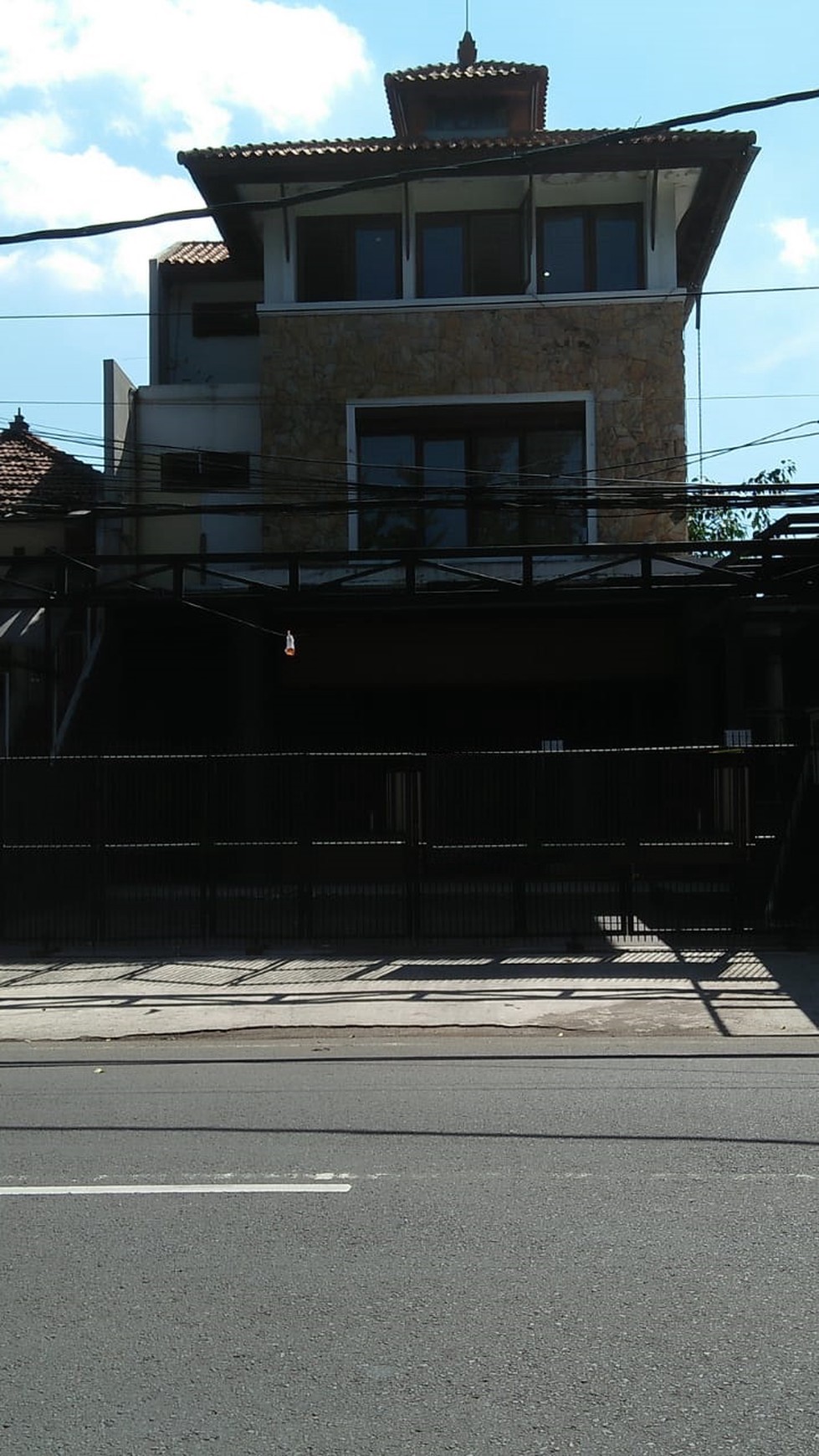 DIJUAL RUMAH USAHA  DI RAYA DIPONEGORO