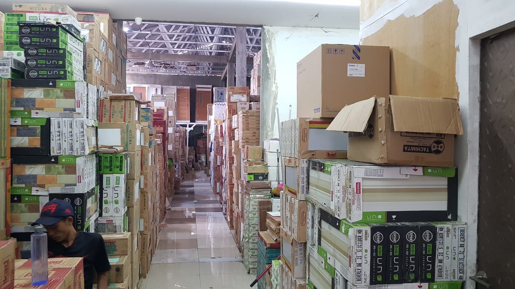 Toko dan gudang di Percetakan Negara Salemba Jakarta Pusat