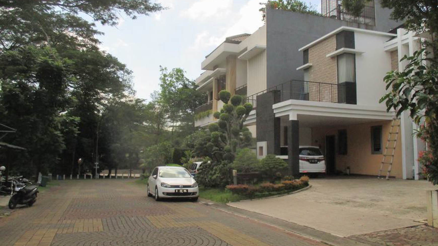 Dijual rumah salah satu Cluster terbaik di kawasan The Green, Fasum Club Couse