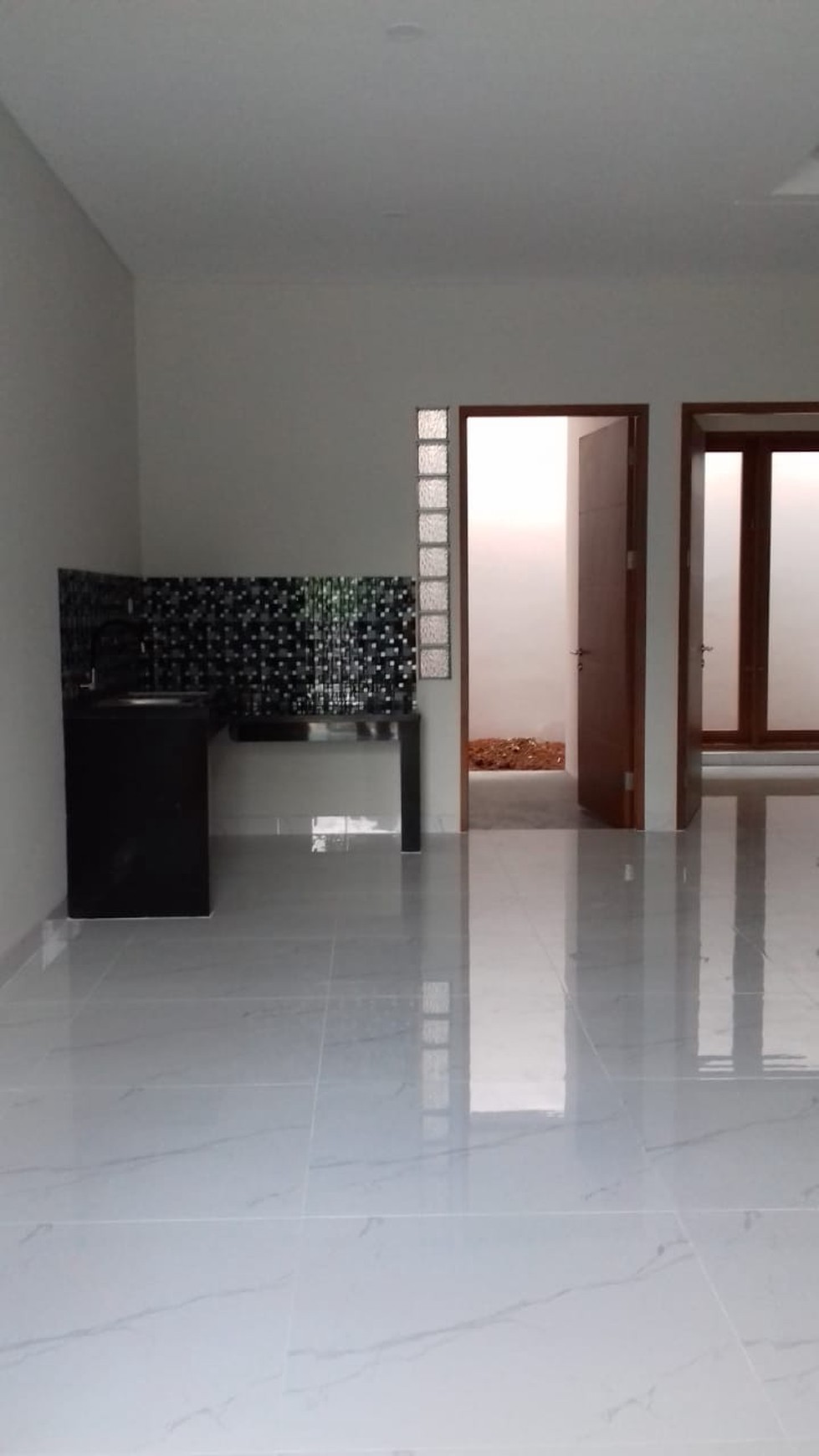 Rumah Dijual Janur Asri, Luas 6x18m2