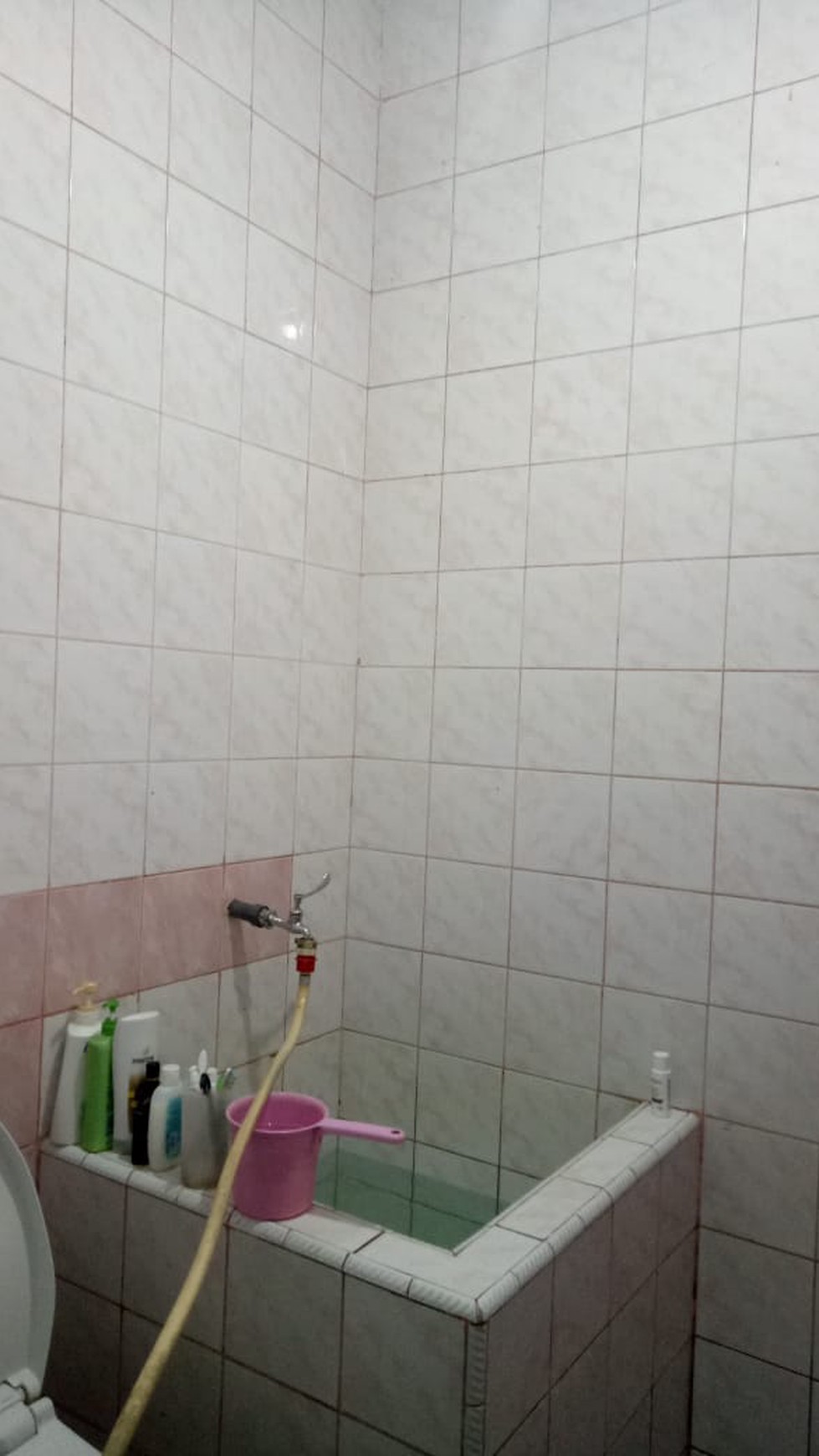 Rumah 2 lantai,lokasi ok dan Tenang ,Harga Nego di Cempaka Baru Jakarta Pusat