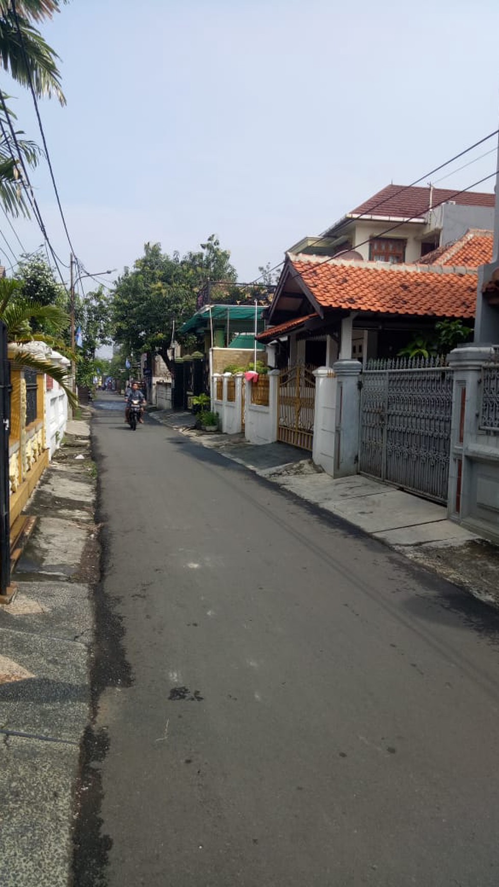 Rumah 2 lantai,lokasi ok dan Tenang ,Harga Nego di Cempaka Baru Jakarta Pusat