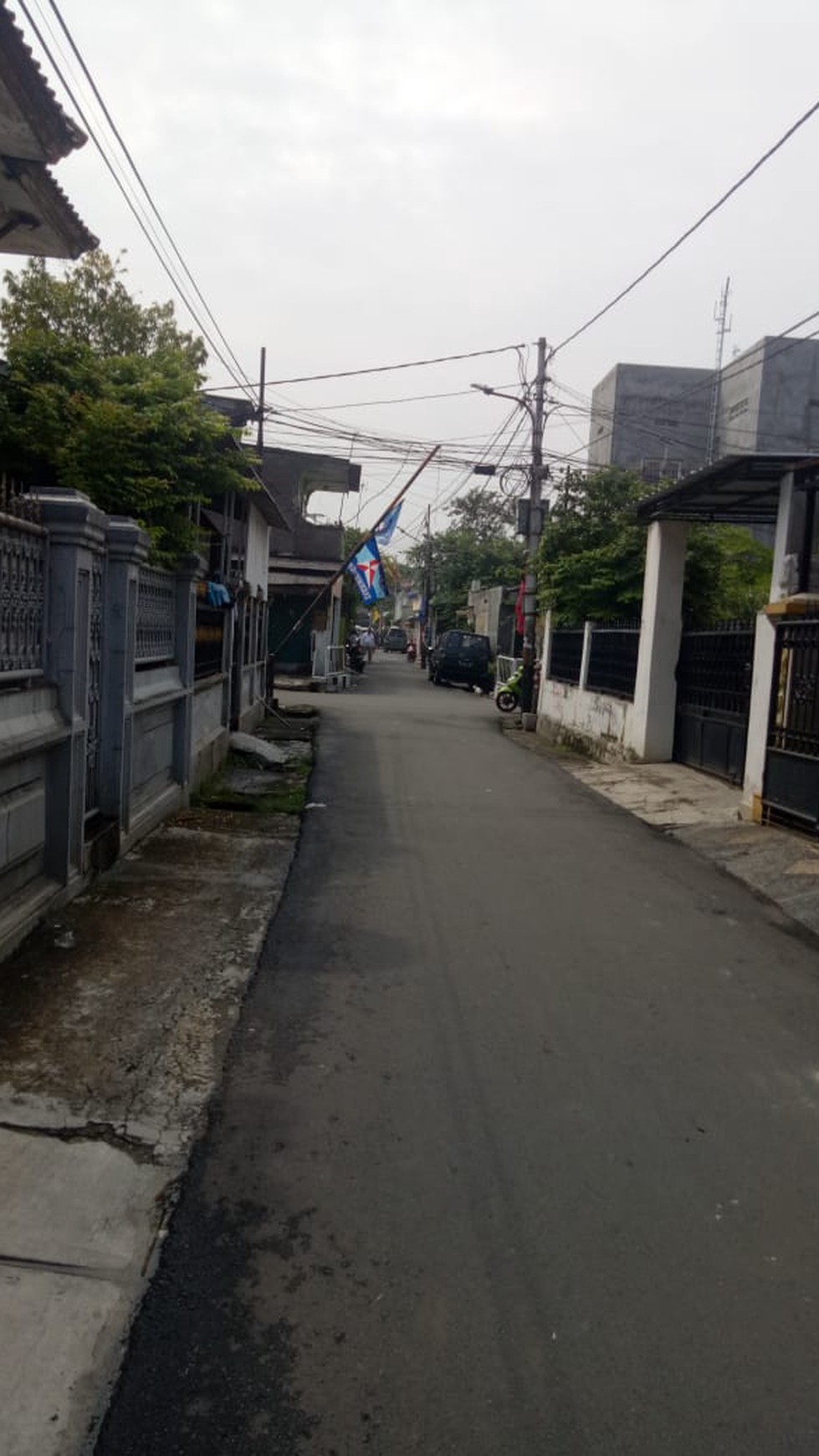 Rumah 2 lantai,lokasi ok dan Tenang ,Harga Nego di Cempaka Baru Jakarta Pusat