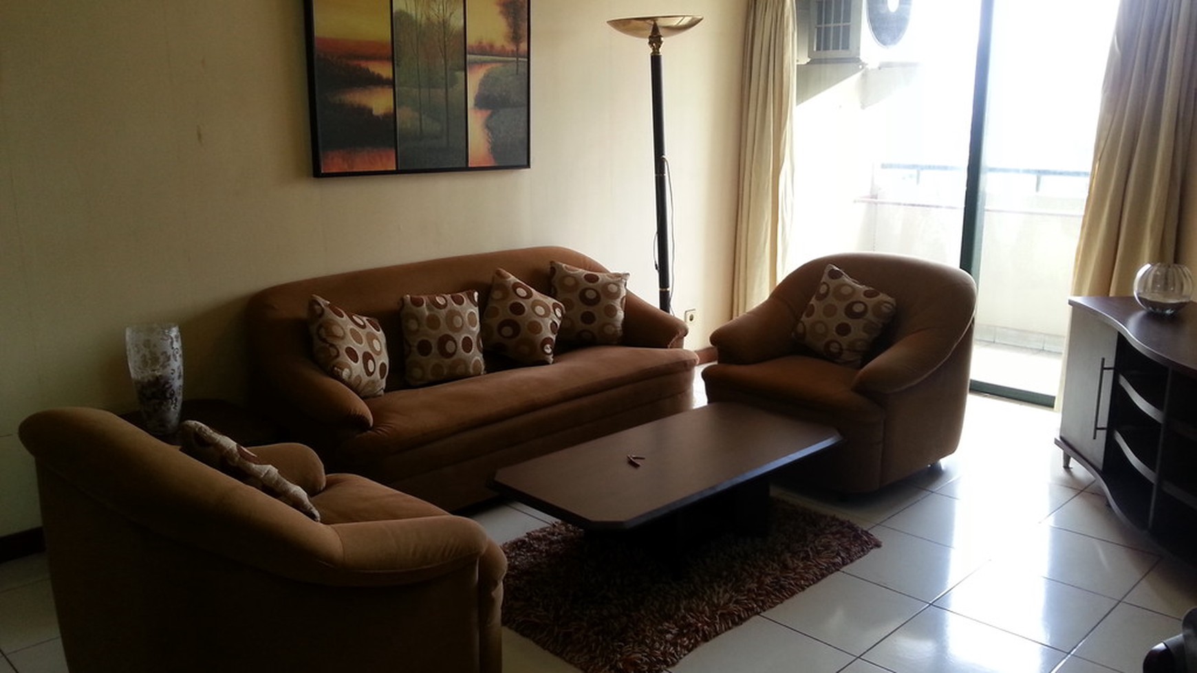 Di Sewa Apartemen STC Semangi