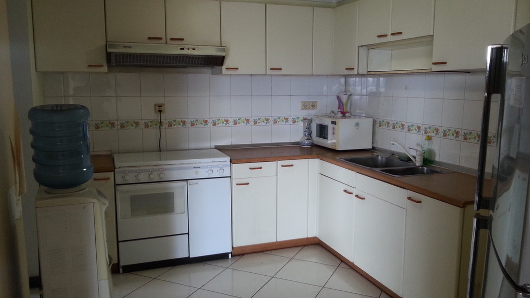 Di Sewa Apartemen STC Semangi