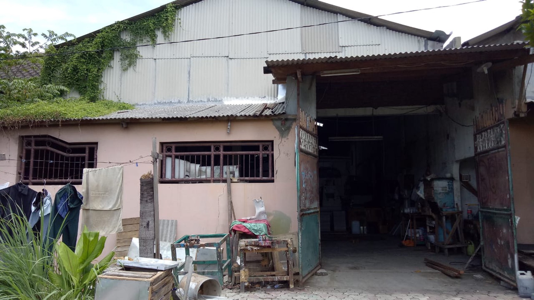 Rumah + Gudang daerah wonorejo