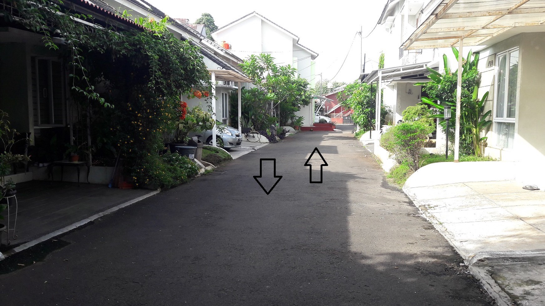 Rumah di Cinere, Depok, Dalam Cluster, 2 Kamar Tidur, Semi Furnished