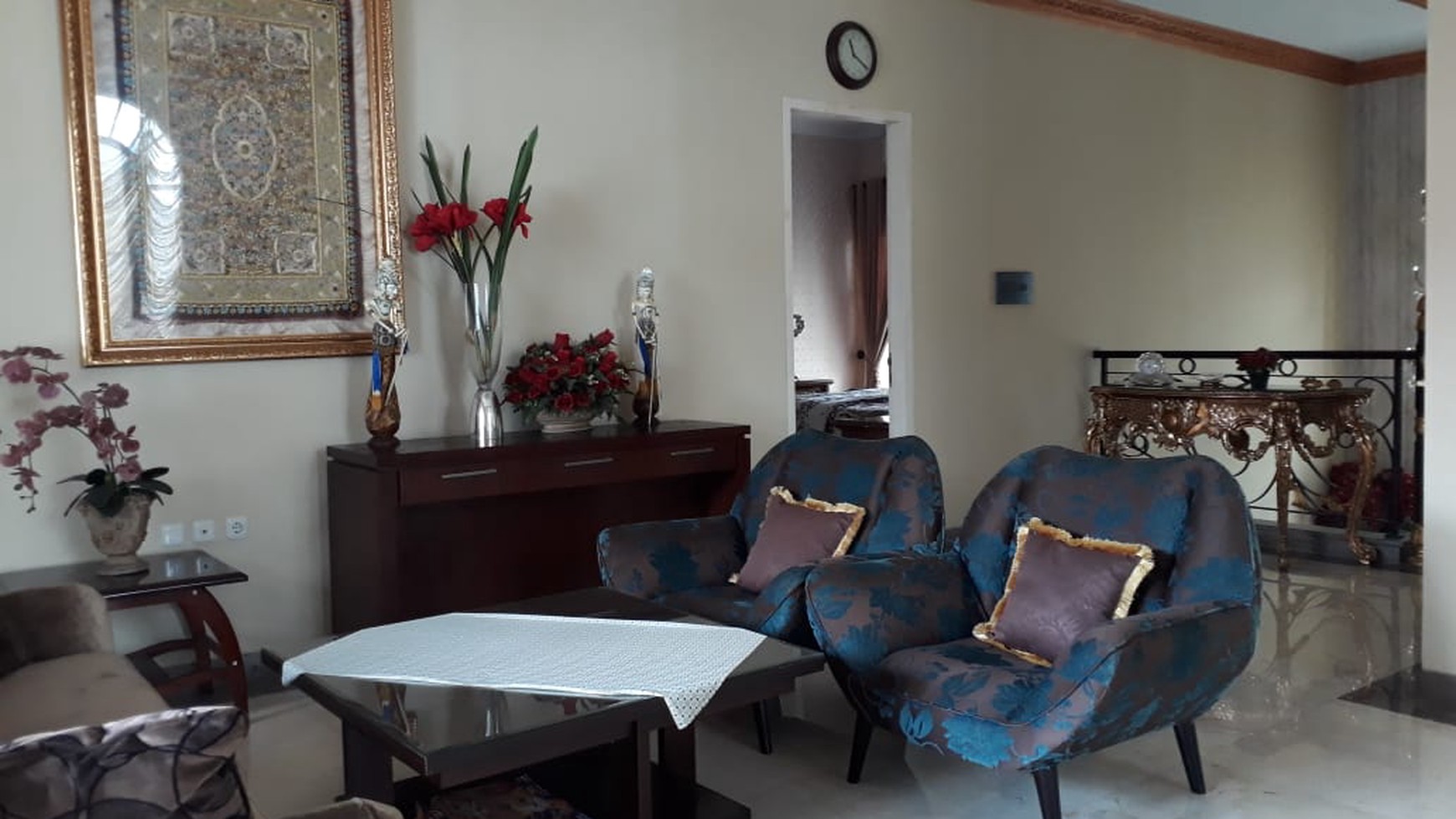 Disewakan Rumah Mewah Nan Elegan, Hunian Nyaman dan Asri @Graha Taman, Bintaro