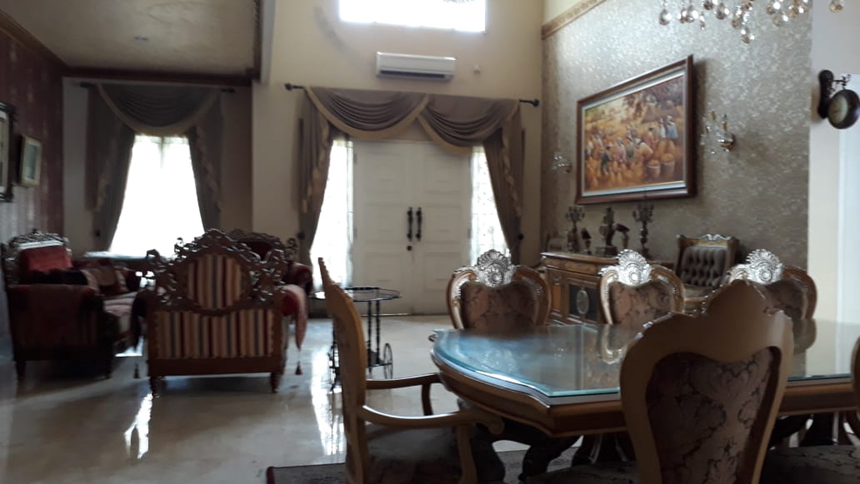 Disewakan Rumah Mewah Nan Elegan, Hunian Nyaman dan Asri @Graha Taman, Bintaro