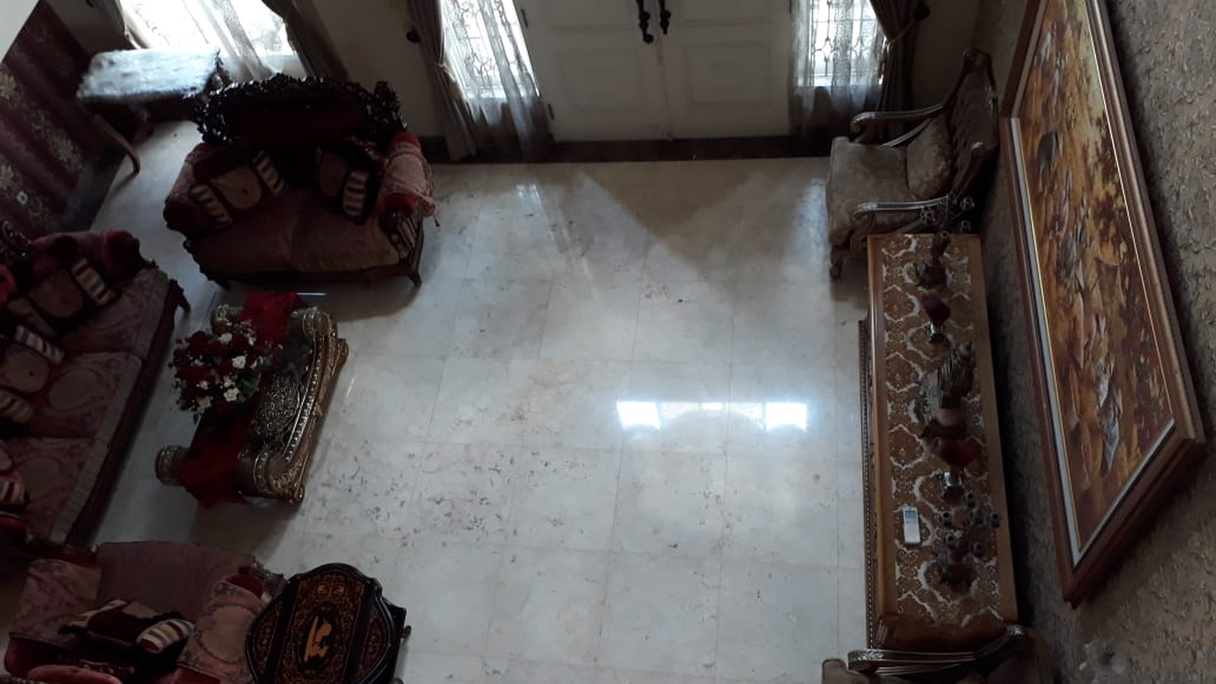 Disewakan Rumah Mewah Nan Elegan, Hunian Nyaman dan Asri @Graha Taman, Bintaro