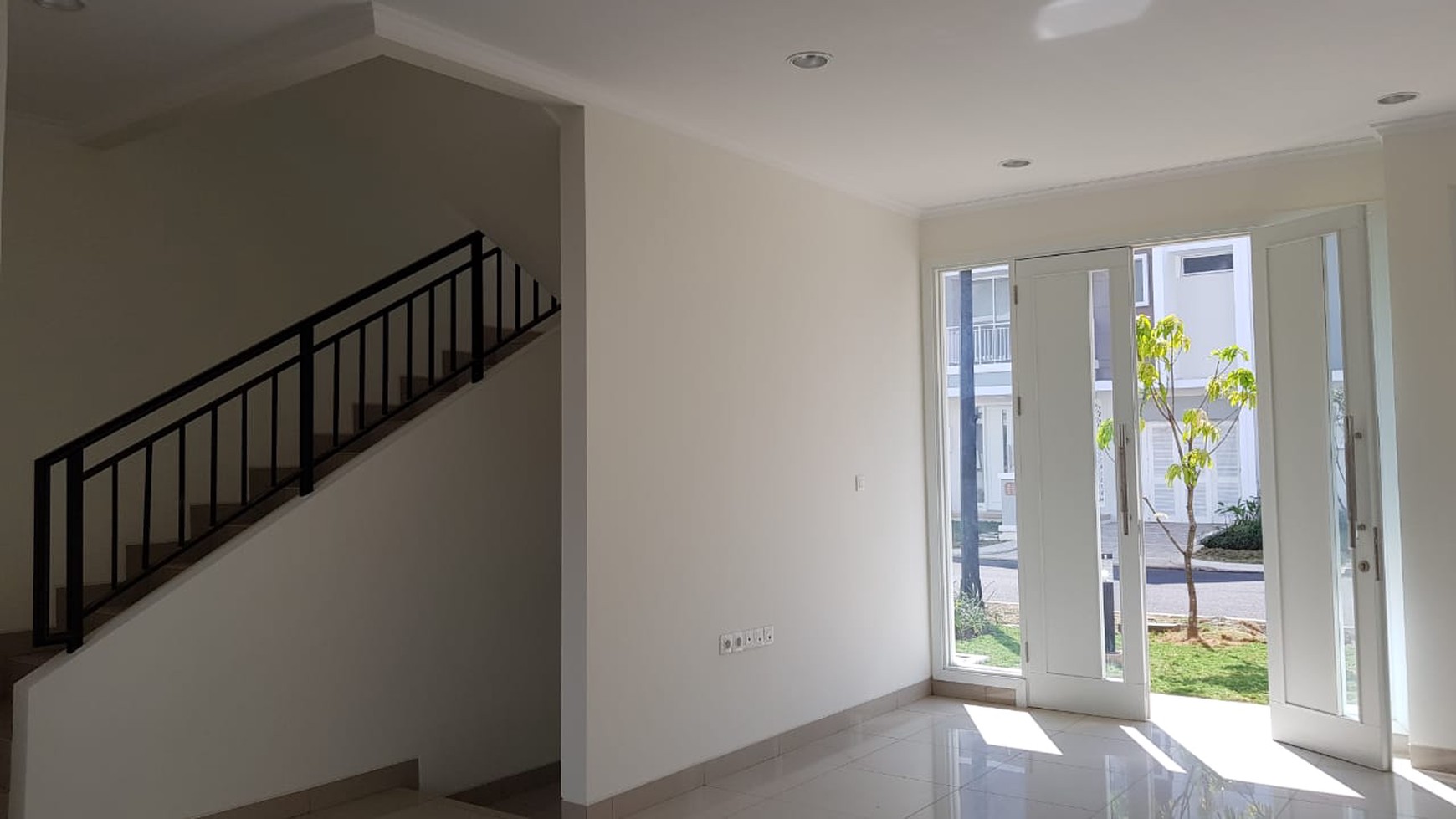 Rumah Baru 2 lantai di summarecon, Bandung