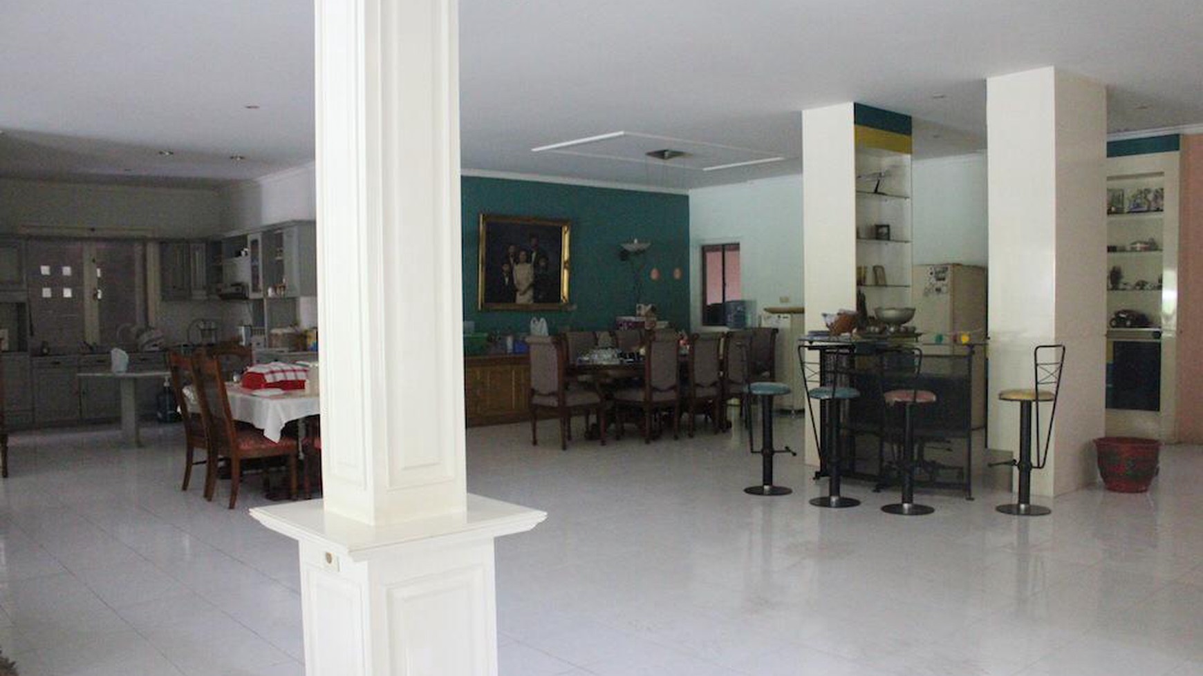 Rumah siap huni,ada kolam renang  di Pondok Labu