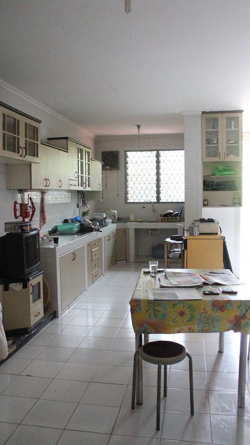 Rumah siap huni,ada kolam renang  di Pondok Labu