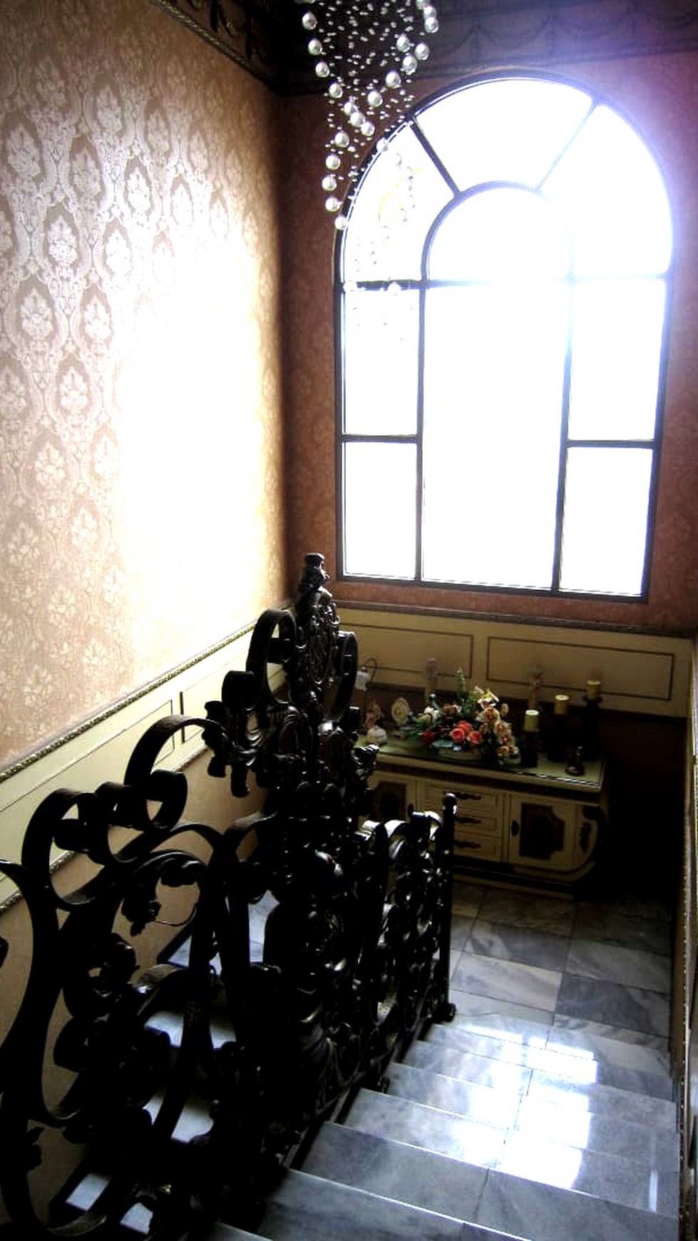 Rumah Klasik Modern luas 351m KT4+1 hanya 175Jt/Thn MURAH!!!