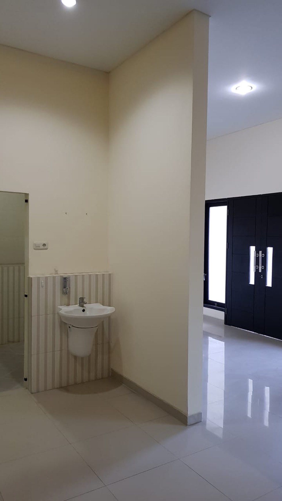 Rumah Dijual Darmo Baru Barat 2 LantaiDesain Cantik Minimalis